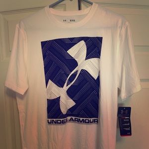 Men’s Medium Graphic Tee